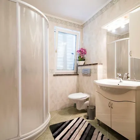 Apartman Dragica Apartment *